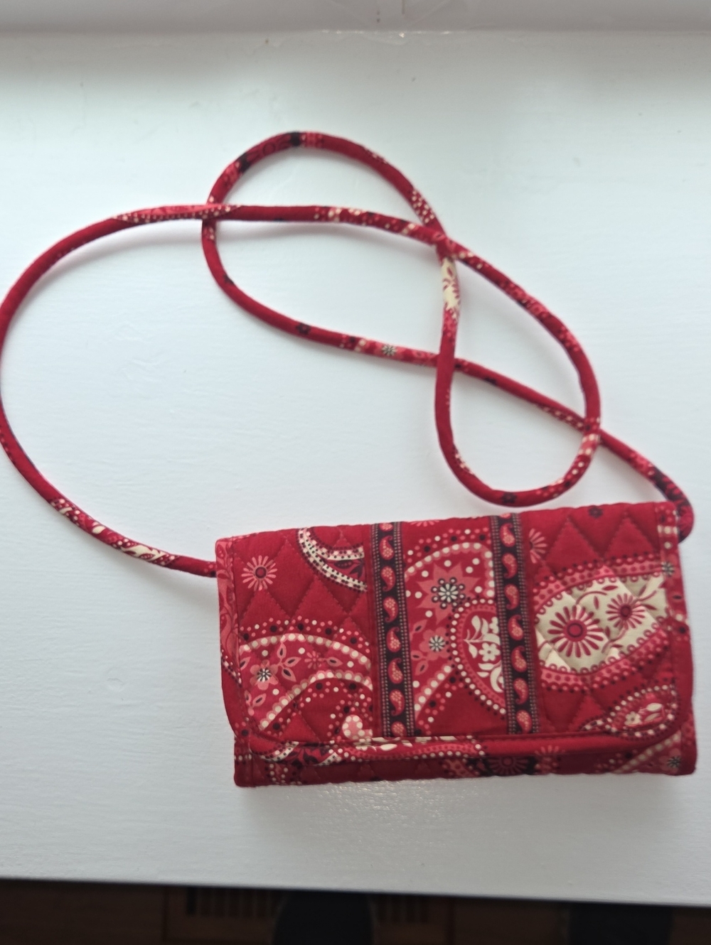 Vera Bradley Mesa Red Bandana Quilted Paisley Crossbody Wallet